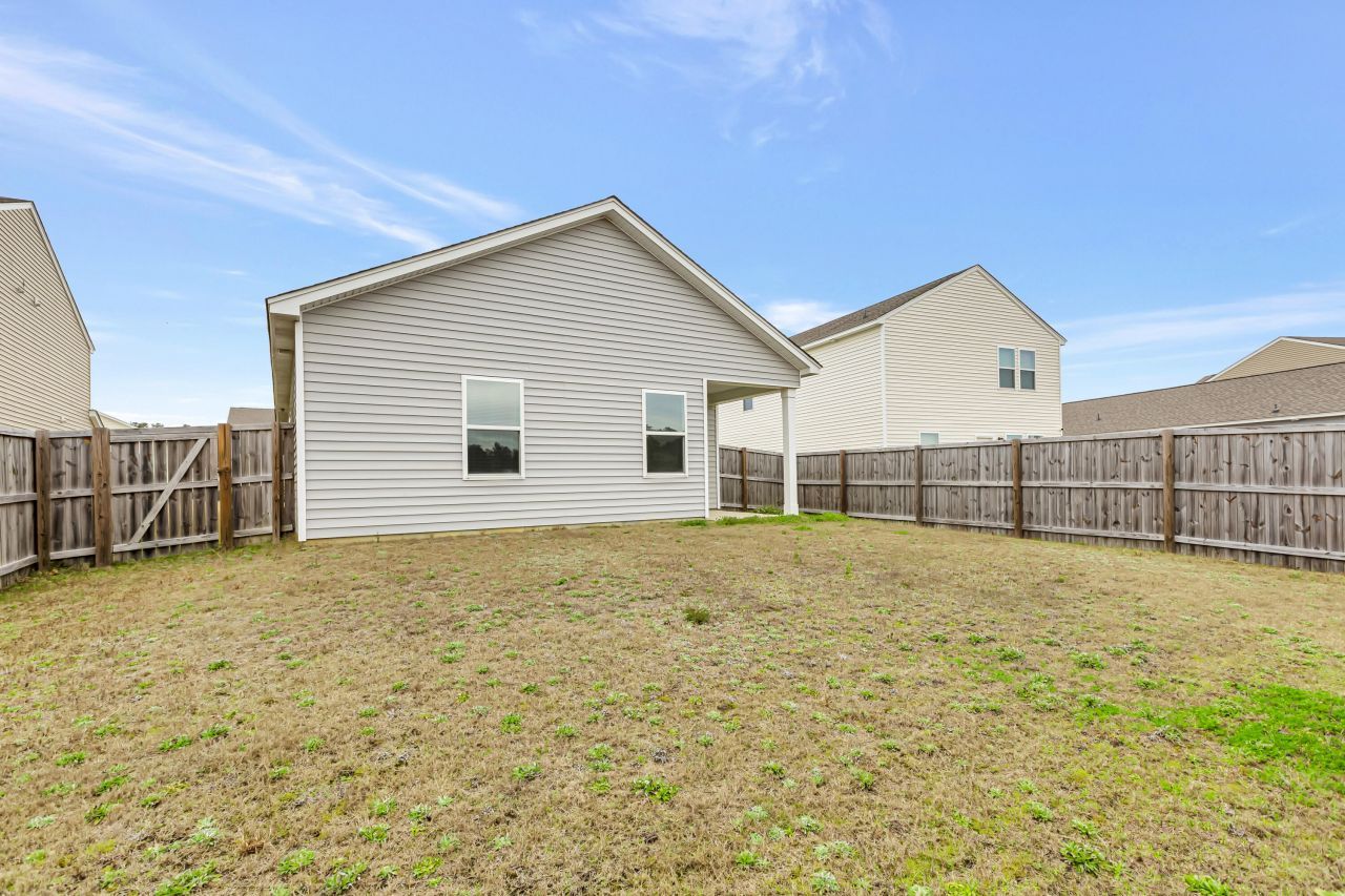 475 Pender Woods Drive Photo 23