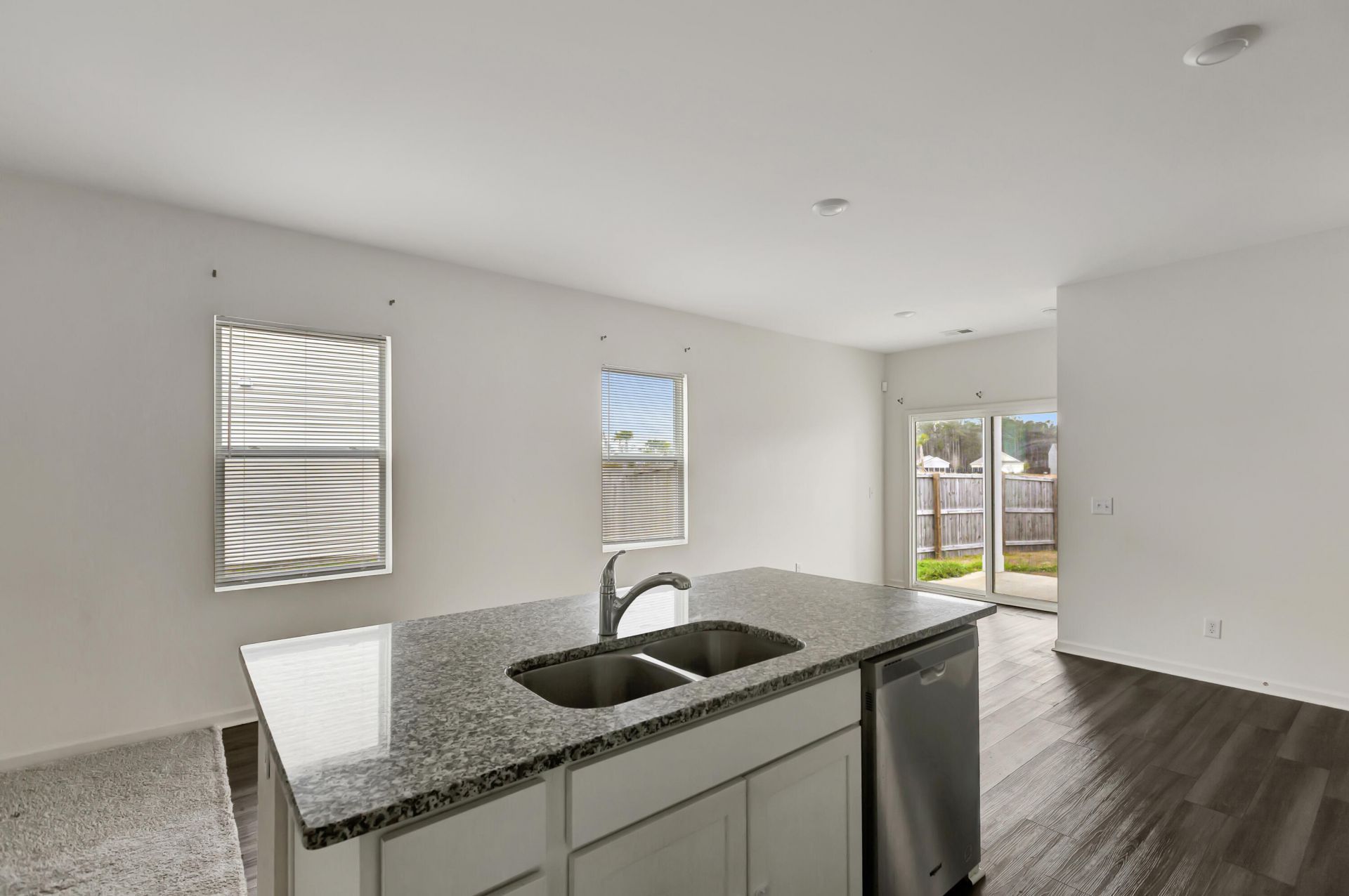 475 Pender Woods Drive Photo 4