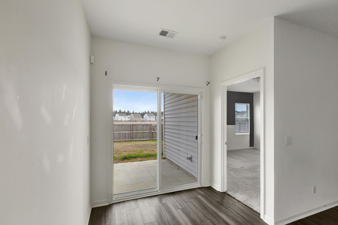 475 Pender Woods Drive Photo 7