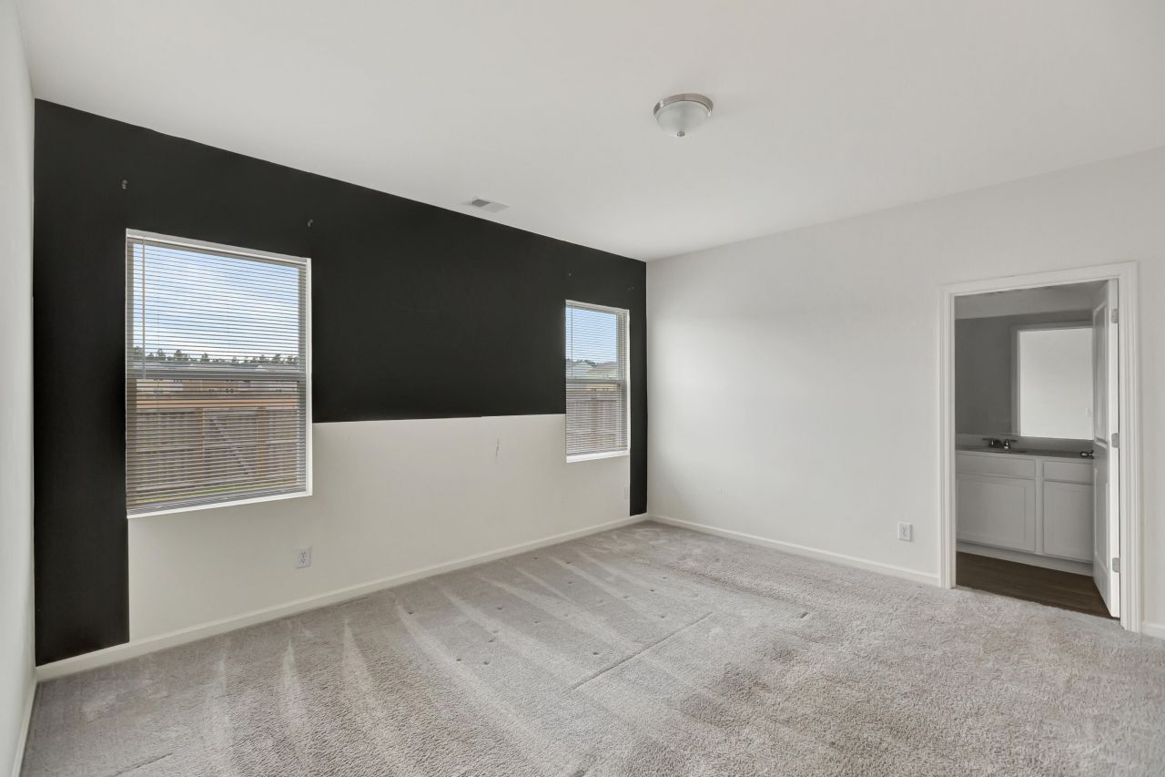 475 Pender Woods Drive Photo 8