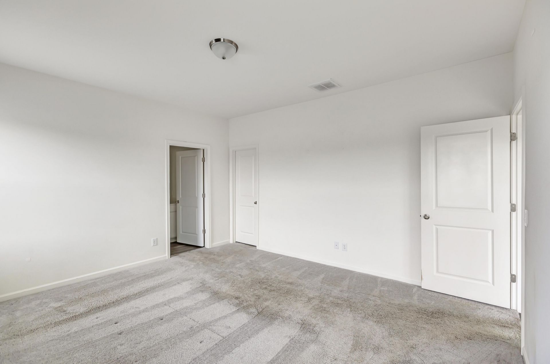 475 Pender Woods Drive Photo 8