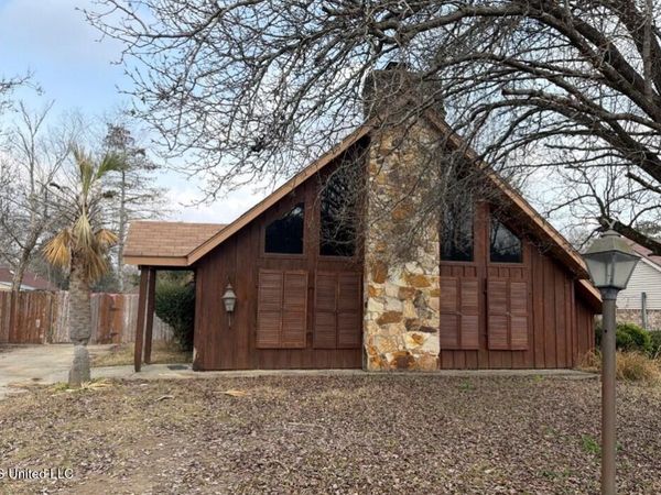 27 Clairmont Circle, Laurel, MS 39440