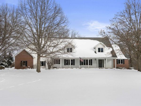 110 Hidden Meadow Lane, Denver, IA 50622