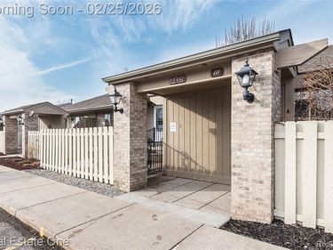 62351 Arlington Circle, South Lyon, MI 48178