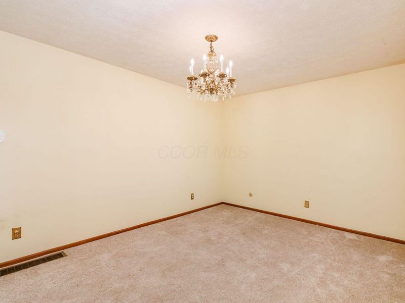 3434 Latonia Road, Columbus, OH 43232 Photo 5