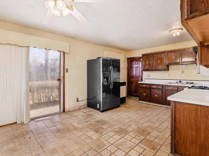 3434 Latonia Road, Columbus, OH 43232 Photo 8