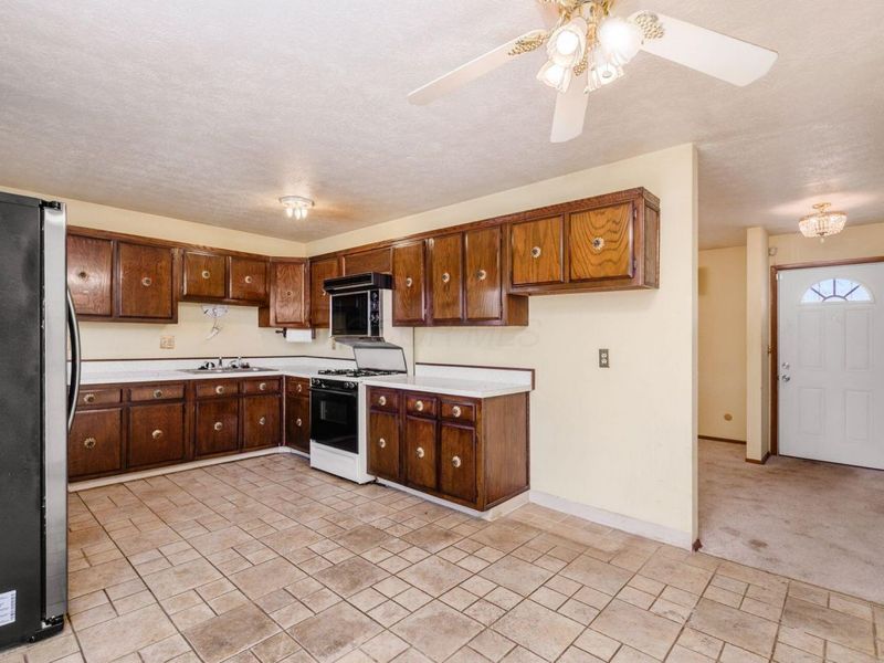 3434 Latonia Road, Columbus, OH 43232 Photo 9