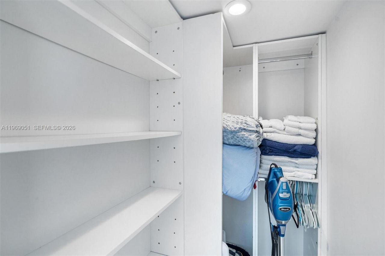 7135 Collins Ave, Unit 1522, Miami Beach, FL 33141 Photo