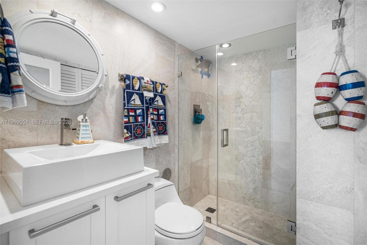 7135 Collins Ave, Unit 1522, Miami Beach, FL 33141 Photo