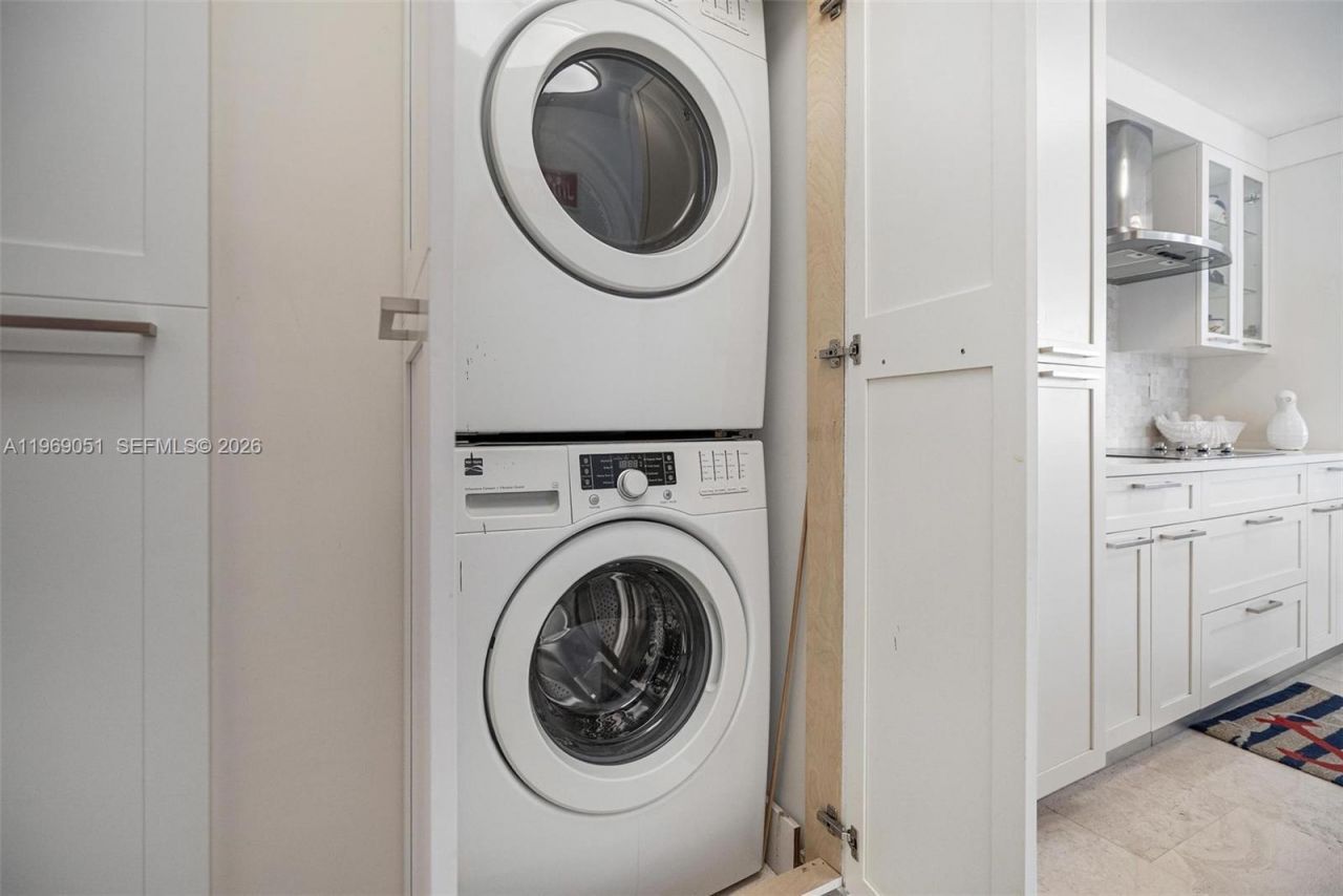 7135 Collins Ave, Unit 1522, Miami Beach, FL 33141 Photo