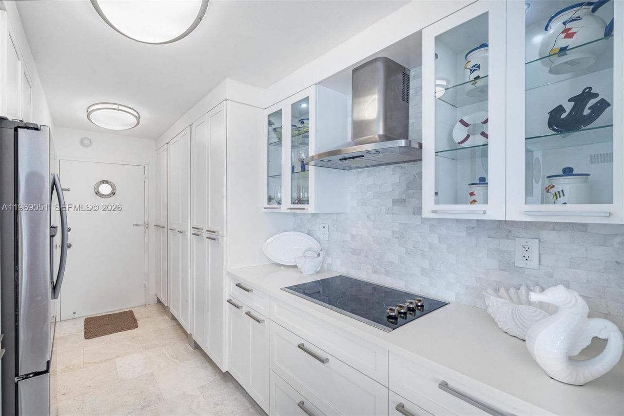 7135 Collins Ave, Unit 1522, Miami Beach, FL 33141 Photo