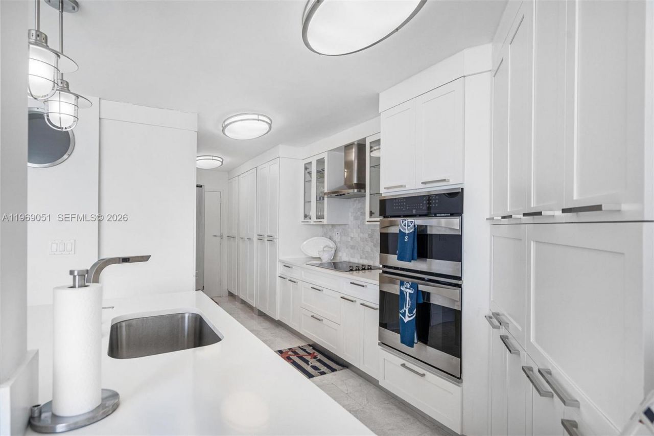 7135 Collins Ave, Unit 1522, Miami Beach, FL 33141 Photo