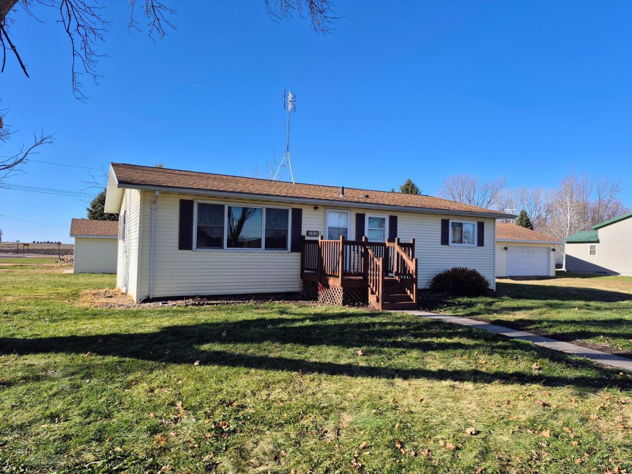 201 2nd Street N, Darfur, MN 56022 Main Photo