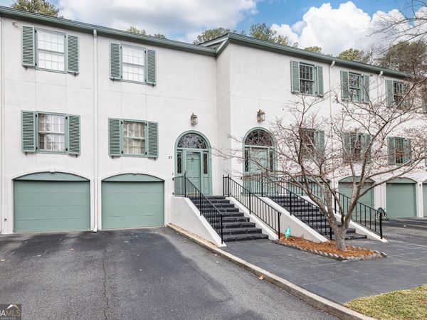 650 Moores Mill Road Square, Unit 27, Atlanta, GA 30327