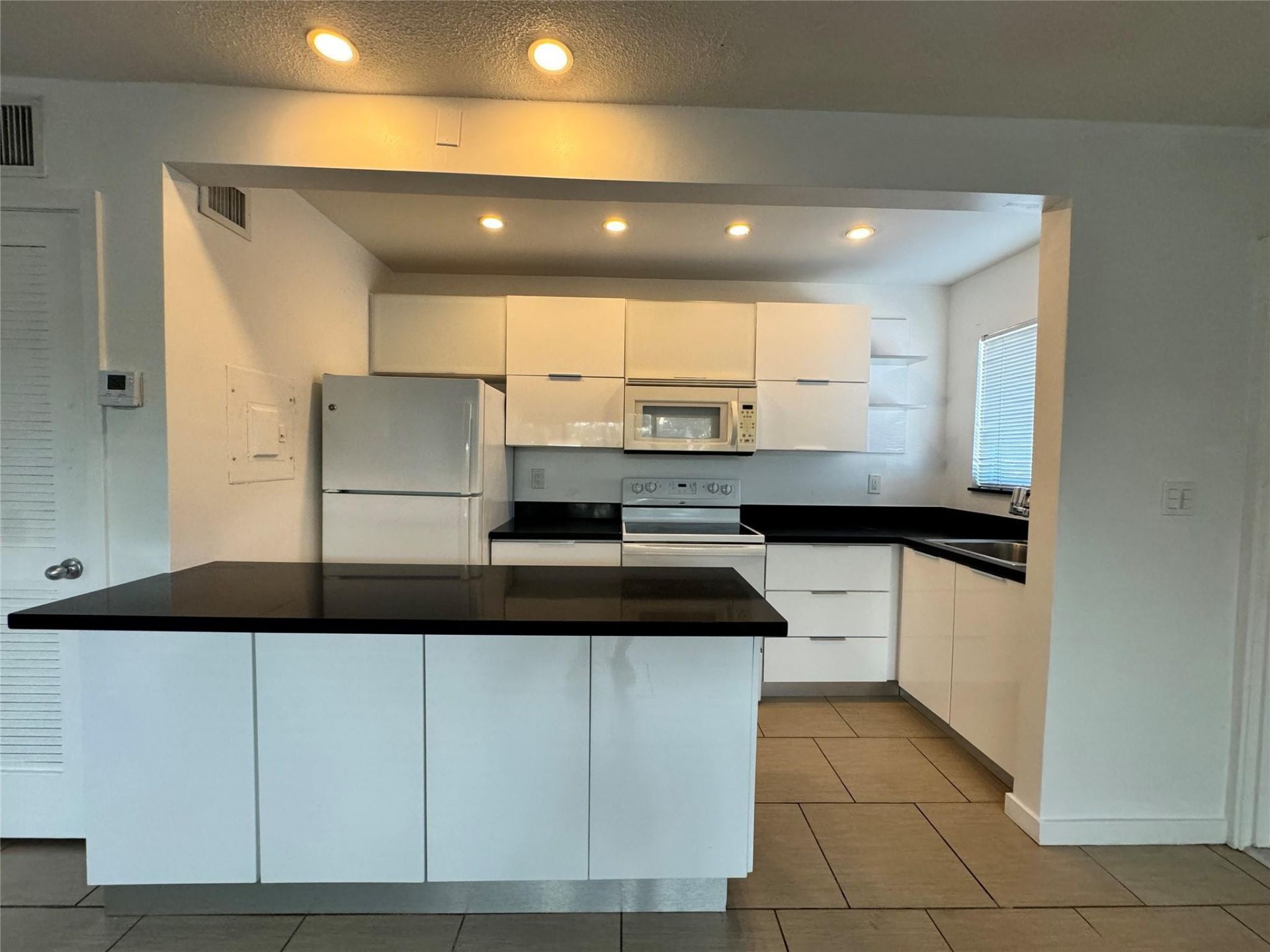 2830 NE 30th Place, Unit 1, Fort Lauderdale, FL 33306 Photo