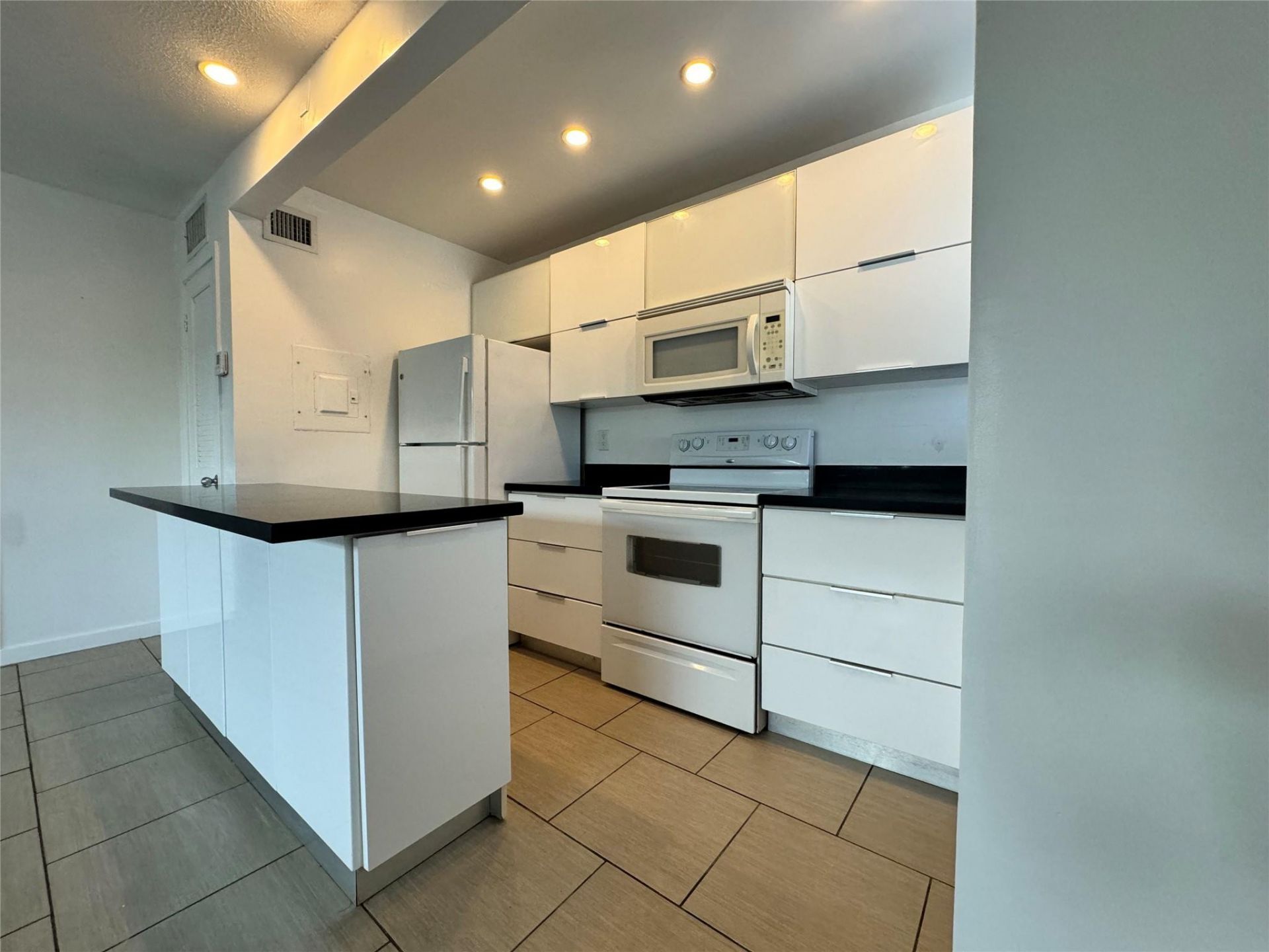 2830 NE 30th Place, Unit 1, Fort Lauderdale, FL 33306 Photo