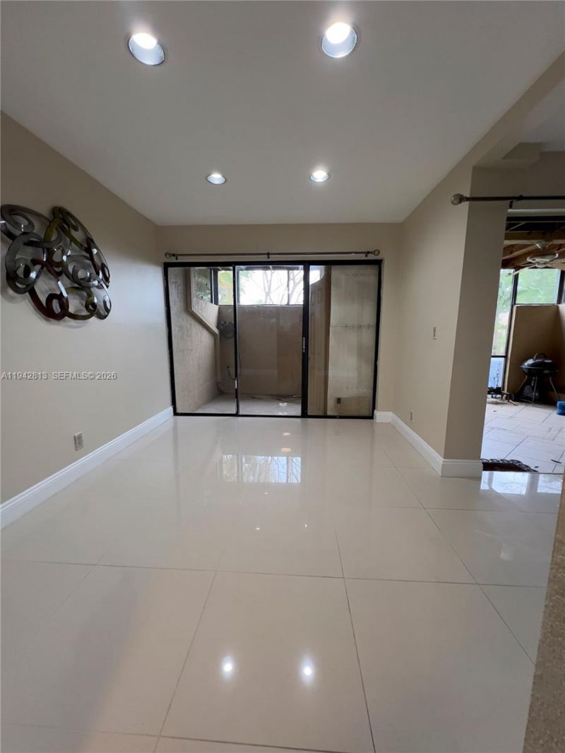 1471 NW 94th Ave , Unit 240, Pembroke Pines, FL 33024 Photo