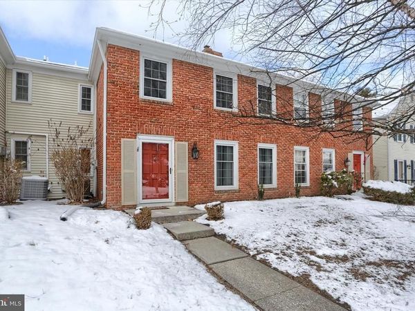 18 KINGS ARMS, MECHANICSBURG, PA 17050