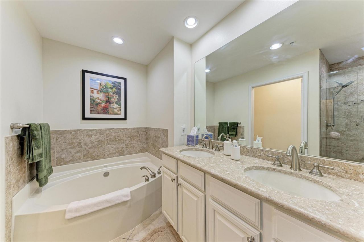 808 3rd Avenue W, Unit 209, Bradenton, FL 34205 Photo