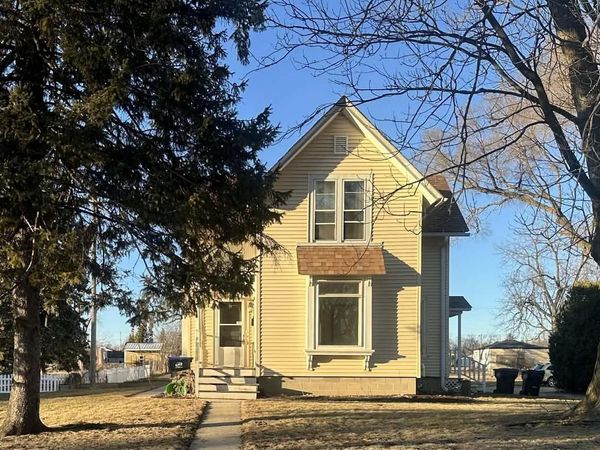 10 Prescott STREET, Elkhorn, WI 53121