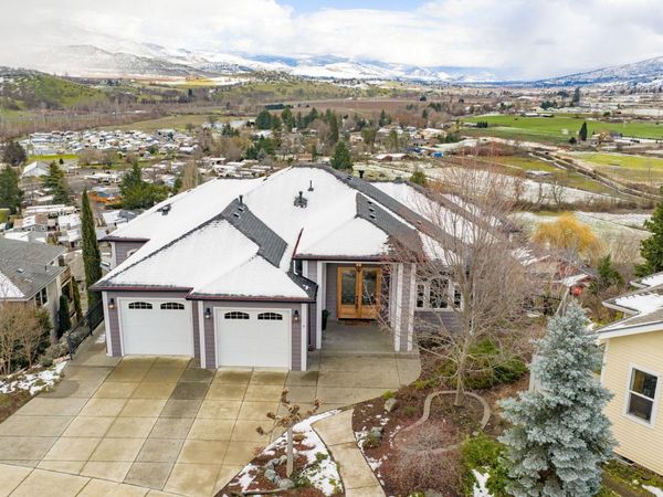 817 Amerman Drive, Phoenix, OR 97535