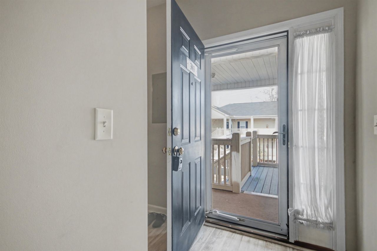 1058 Sea Mountain Hwy. Photo 4