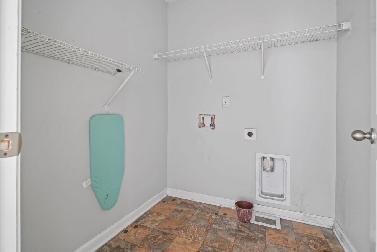 1232 Midtown Village Dr.  Photo 8