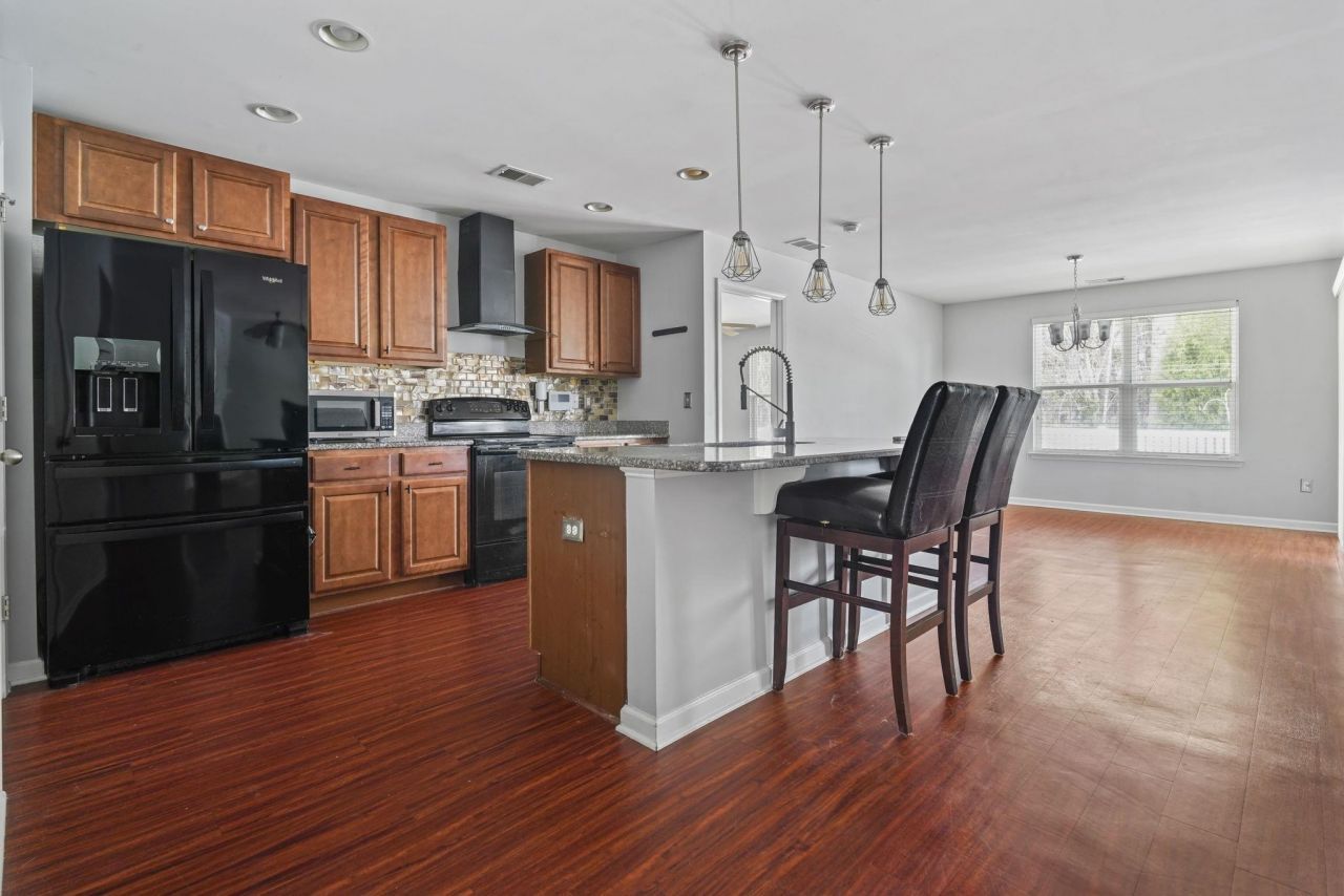 1232 Midtown Village Dr.  Photo 9