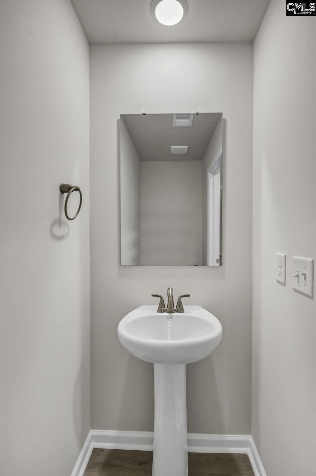 1041 Tabor Place Photo 38