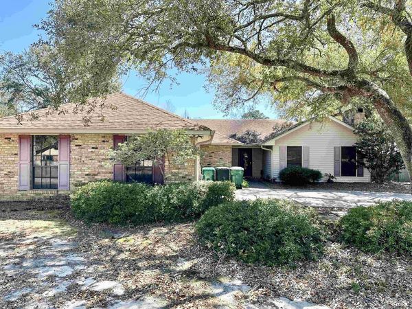 307 N Buckingham Dr, Slidell, LA 70461