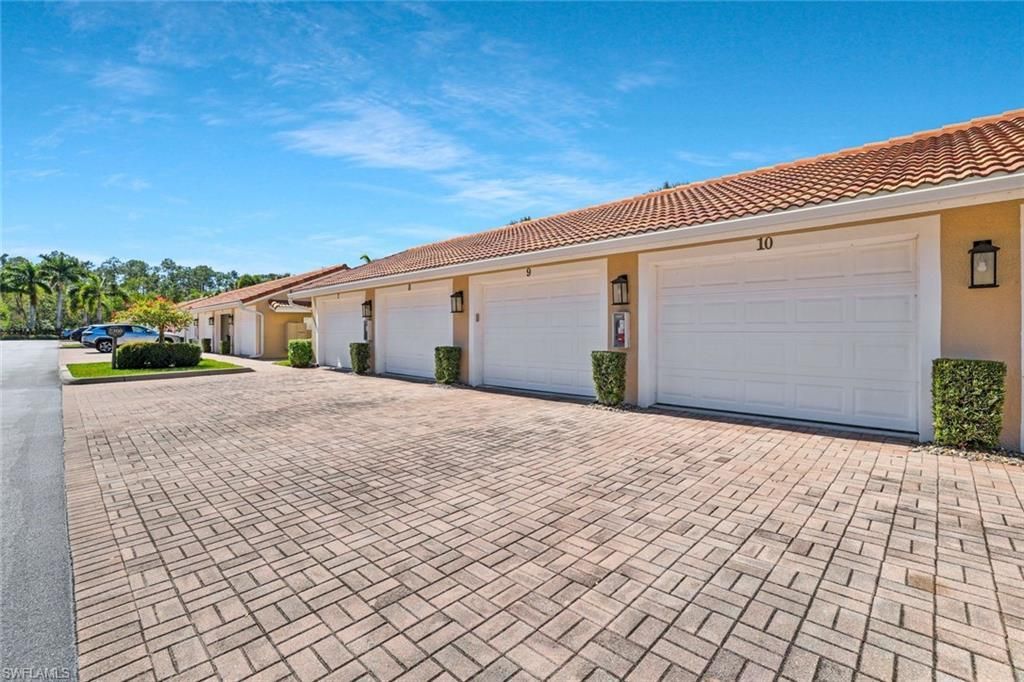 2360 Hidden Lake Ct, Unit 8410, Naples, FL 34112 Photo