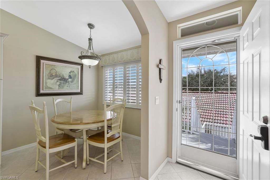2360 Hidden Lake Ct, Unit 8410, Naples, FL 34112 Photo