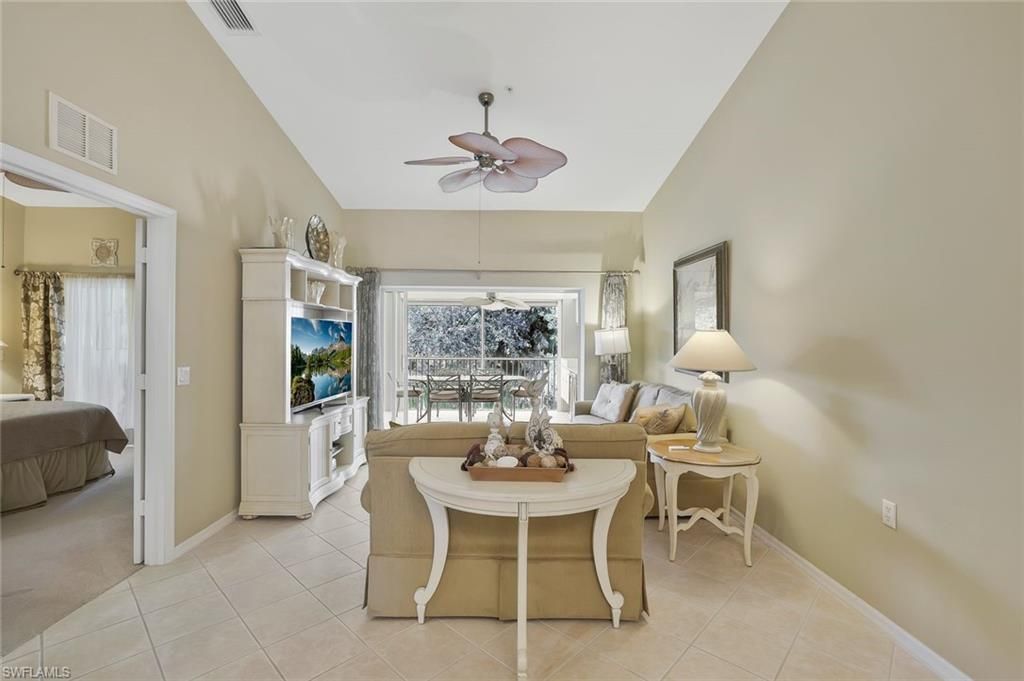 2360 Hidden Lake Ct, Unit 8410, Naples, FL 34112 Photo