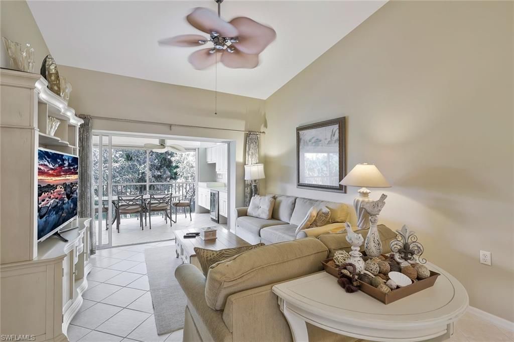 2360 Hidden Lake Ct, Unit 8410, Naples, FL 34112 Photo