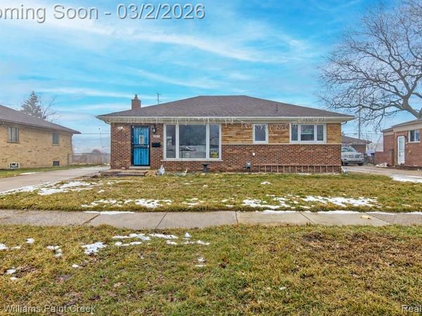 35400 Weideman Street, Clinton Twp, MI 48035