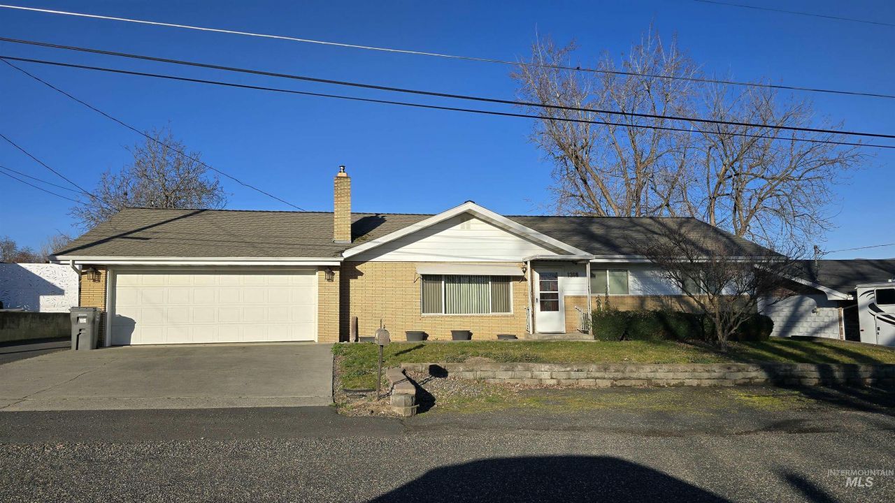 1318 Boston, Clarkston, WA 99403 Main Photo