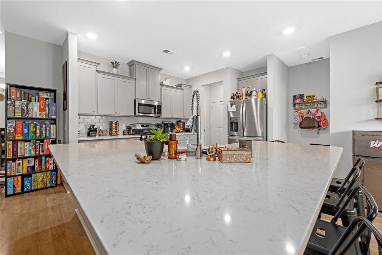 507 Squire Pope Road Photo 12