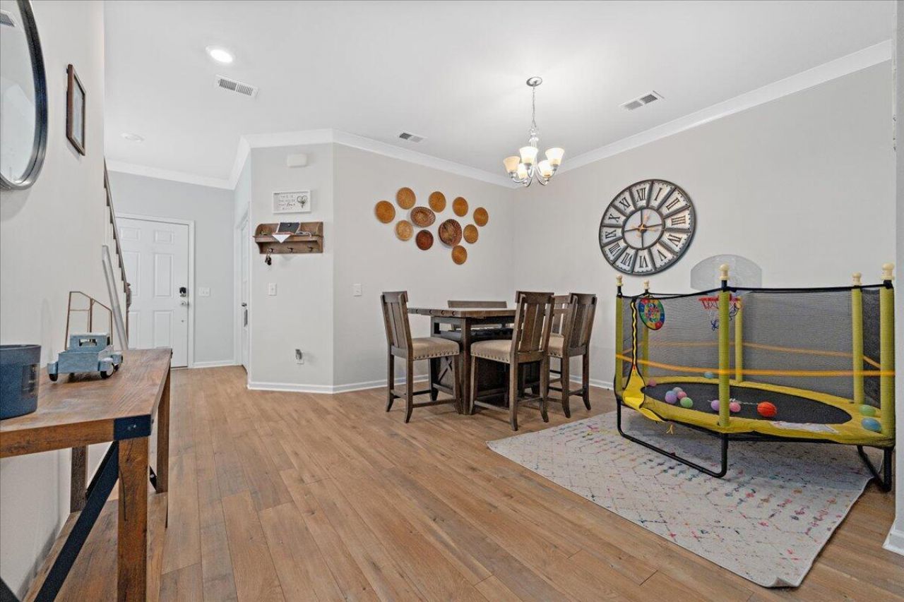 507 Squire Pope Road Photo 8