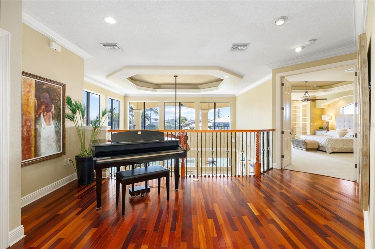 4914 59th Avenue S, Saint Petersburg, FL 33715 Photo