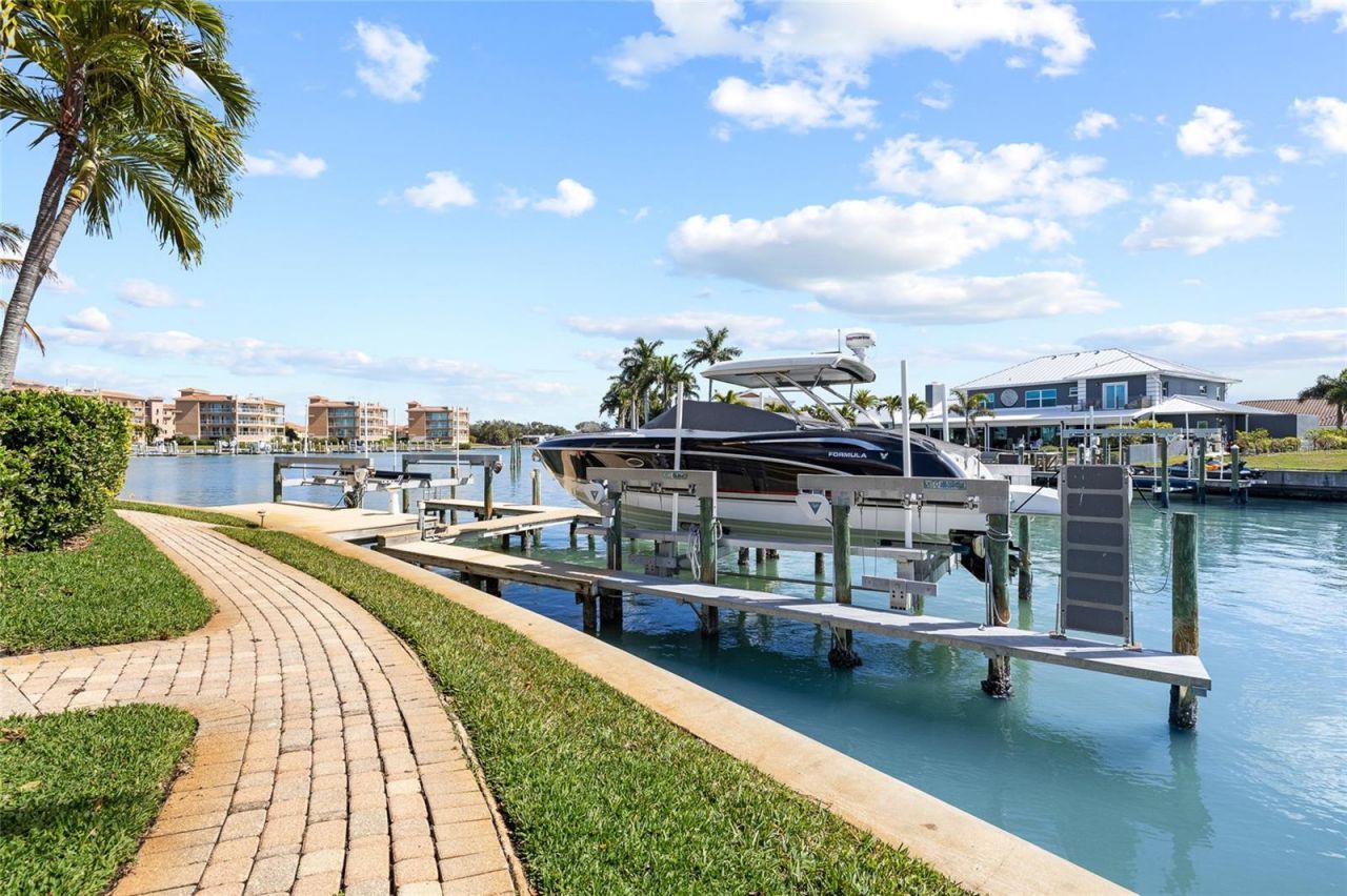 4914 59th Avenue S, Saint Petersburg, FL 33715 Photo