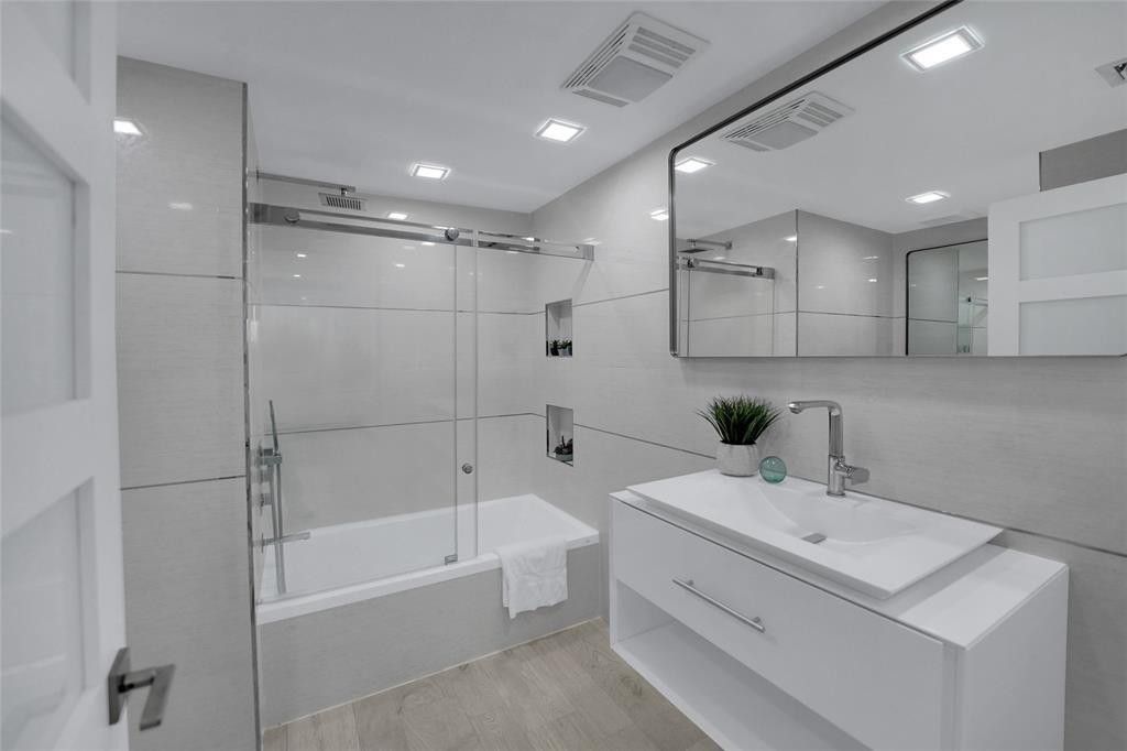 3550 Galt Ocean Drive, Unit 208, Fort Lauderdale, FL 33308 Photo