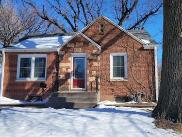 854 S 48th Street, Lincoln, NE 68510