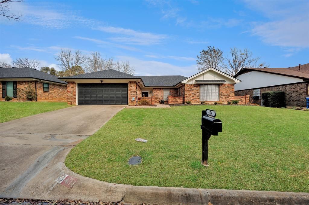 404 Mountainview Drive, Hurst, TX 76054 Main Photo