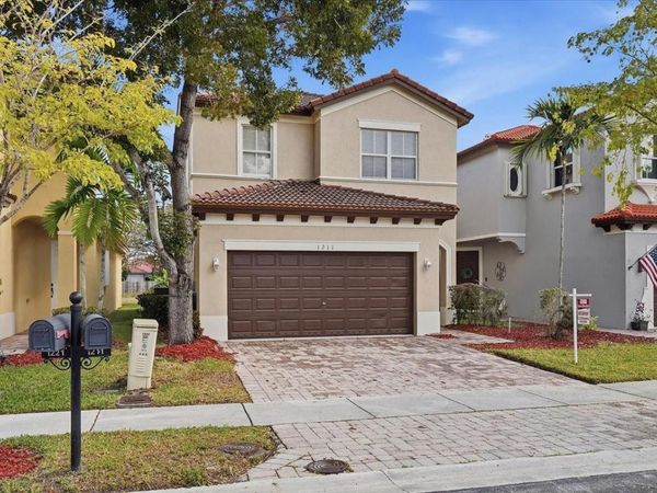 1211 NE 40th Road, Homestead, FL 33033
