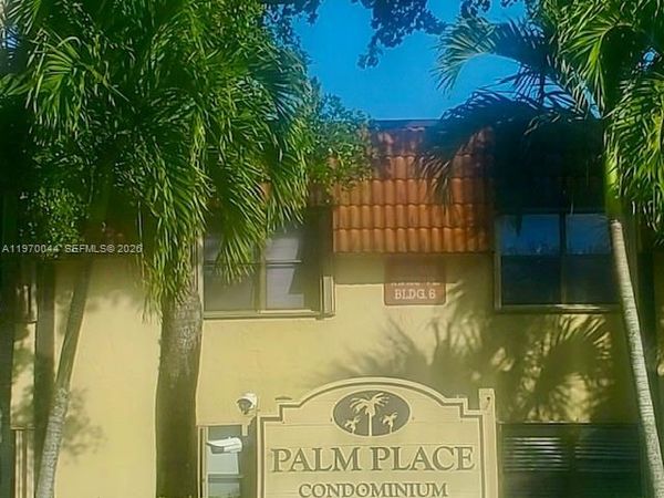 10076 NW 6th St, Unit 201, Pembroke Pines, FL 33024