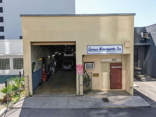 3838 Shipping Ave , Miami, FL 33146