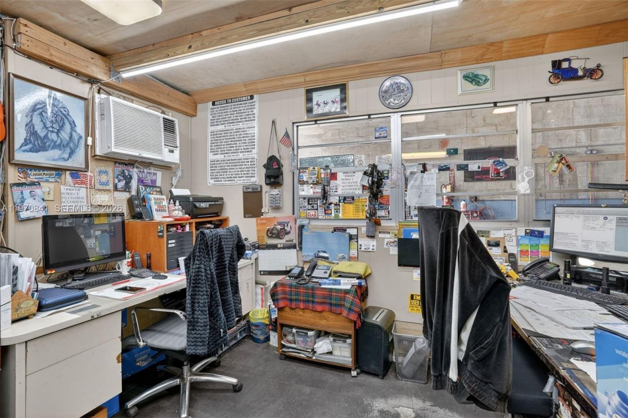 3838 Shipping Ave , Miami, FL 33146 Photo