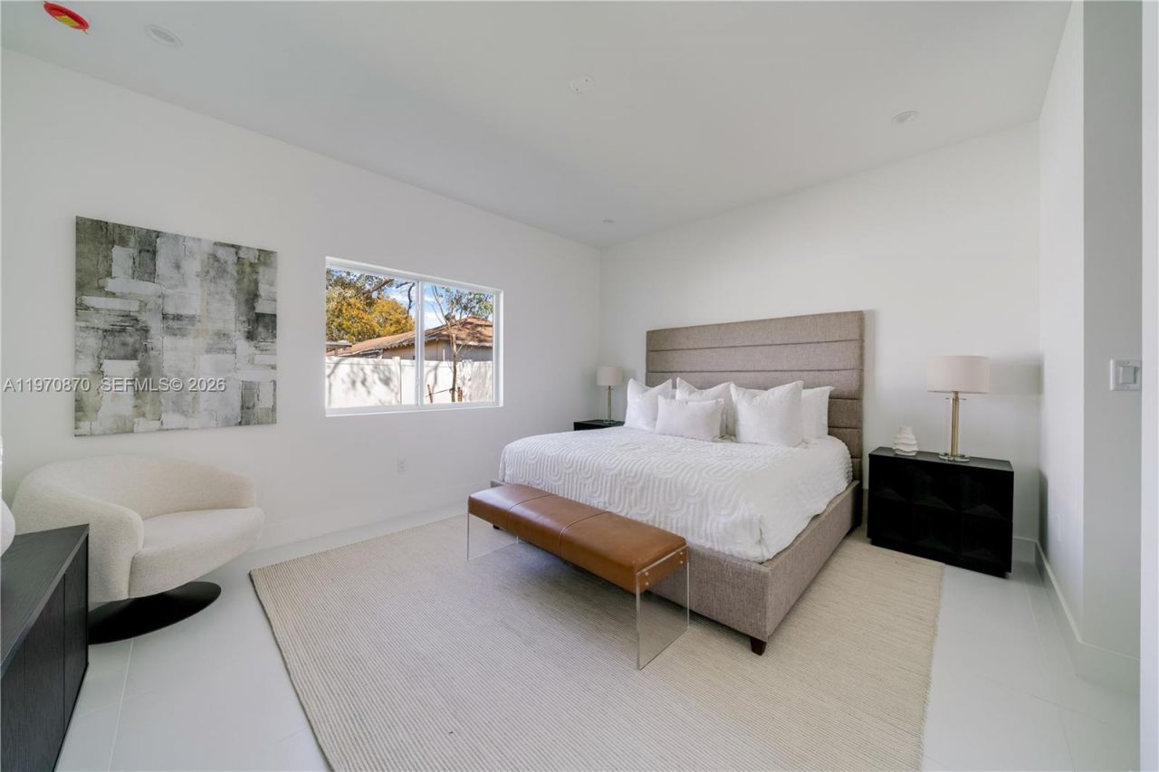 5735 SW 4th St , Miami, FL 33144 Photo