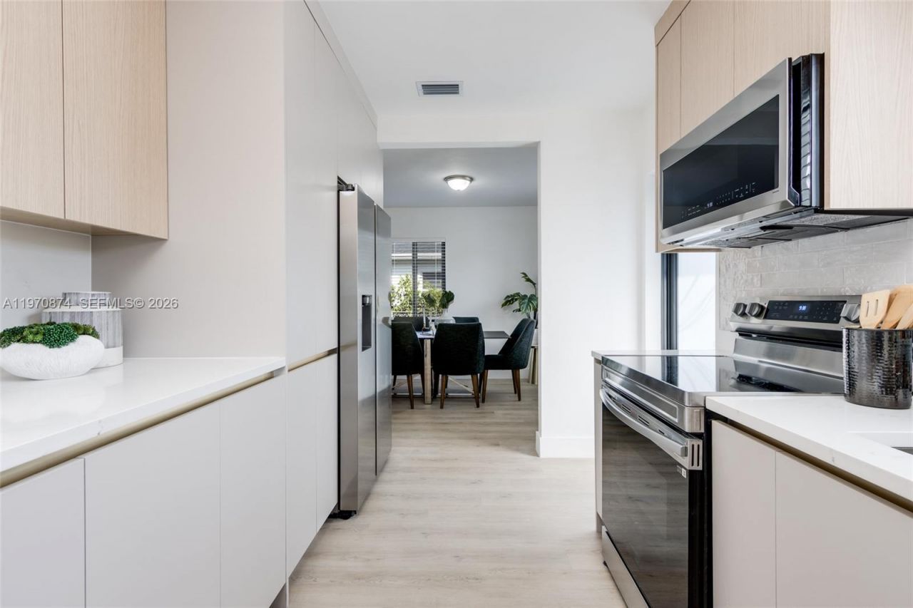 16049 NE 9th Pl, North Miami Beach, FL 33162 Photo