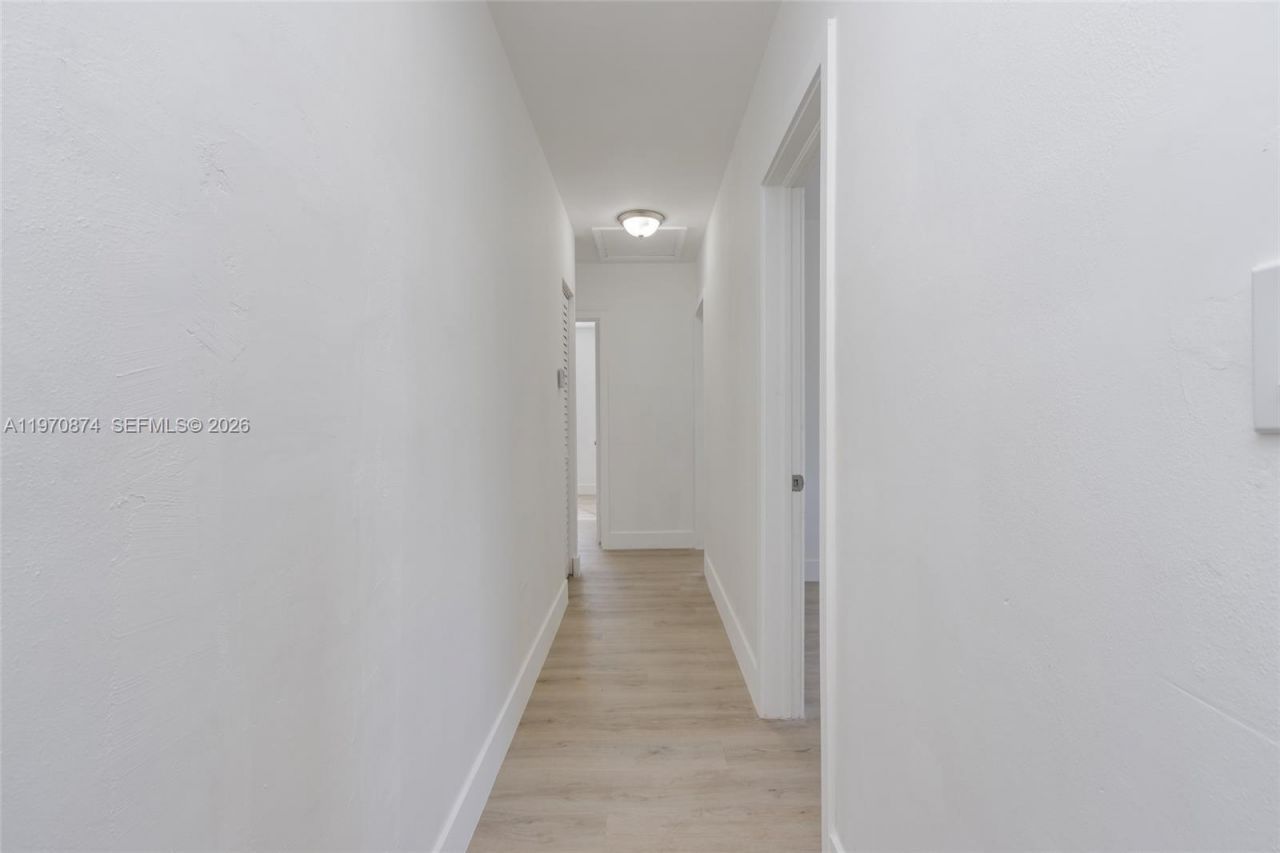 16049 NE 9th Pl, North Miami Beach, FL 33162 Photo